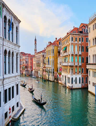 Venice-FLoating boat